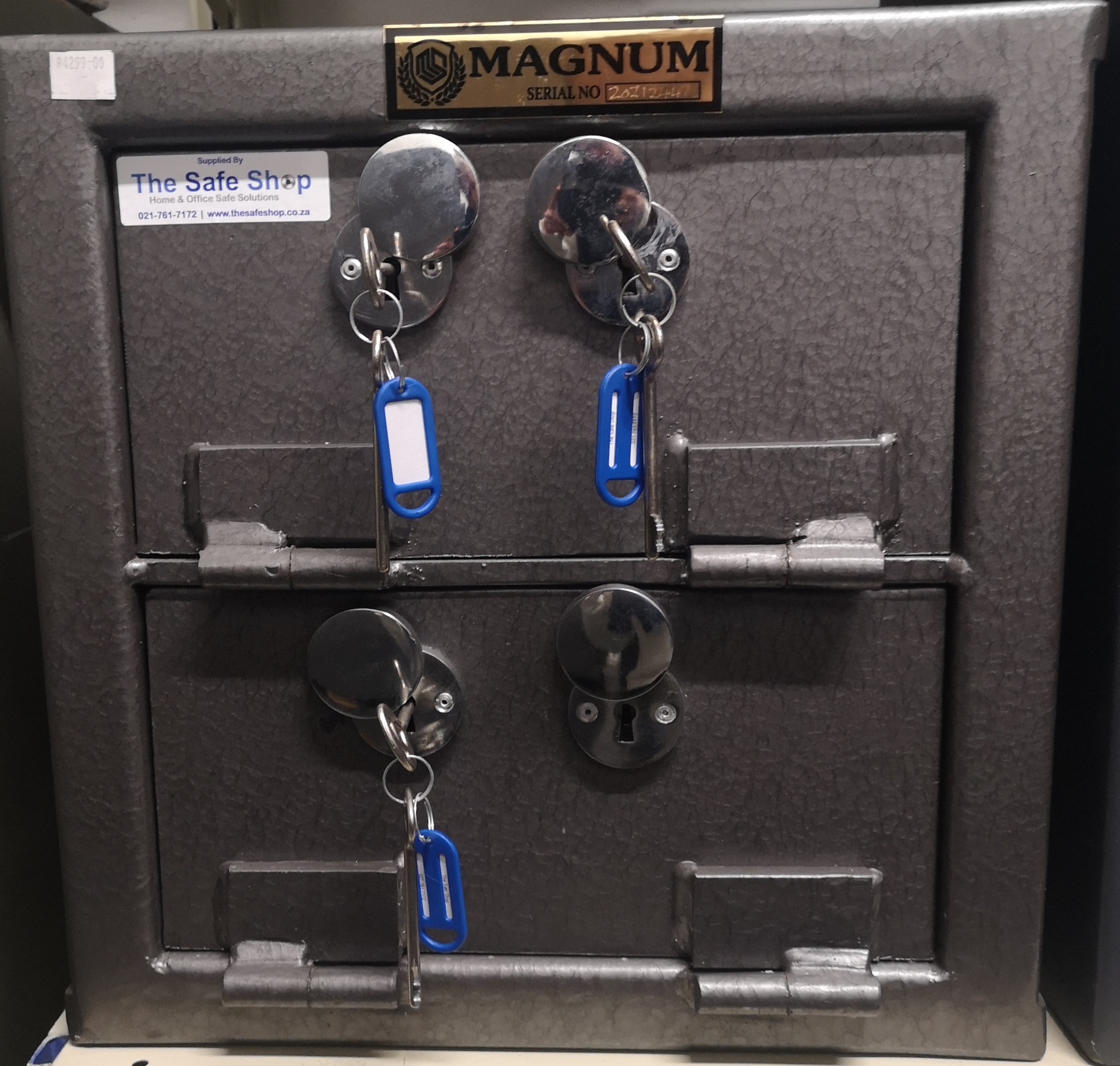 Gun Safe: Magnum 2 bay duel locking gun safe