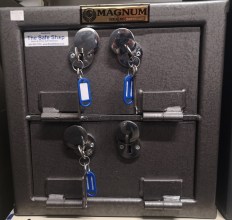 Gun Safe: Magnum 2 bay duel locking gun safe
